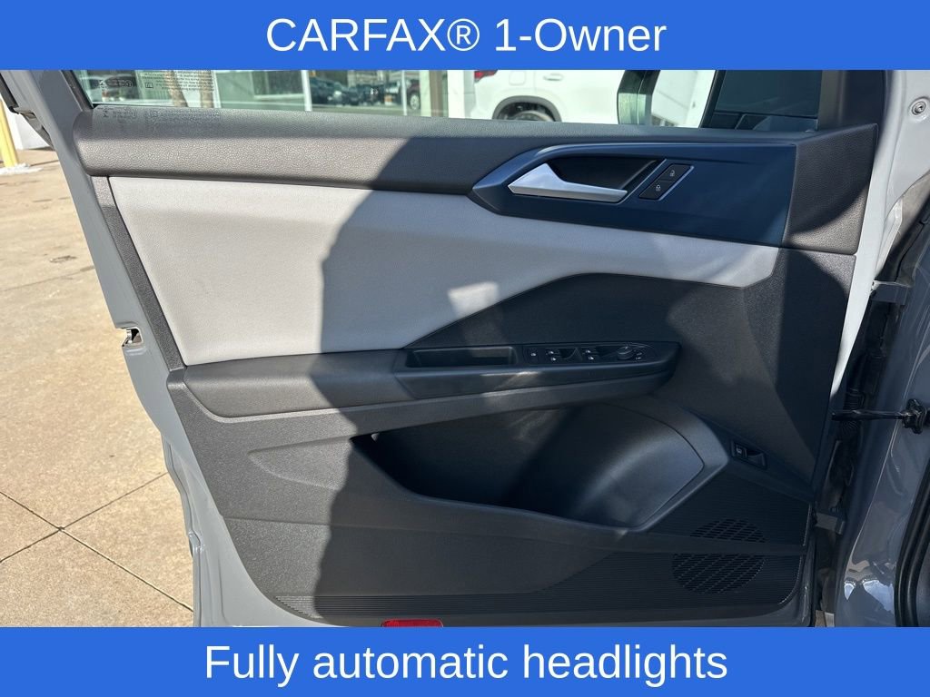 Used 2022 Volkswagen Taos SE image 15