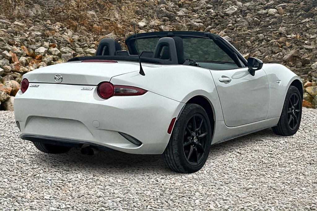 Used 2016 MAZDA MX-5 Miata Sport image 2