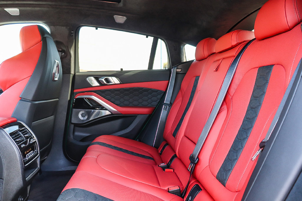 Used 2025 BMW X6 M Competition w/ Executive Package AWD/4WD image 18