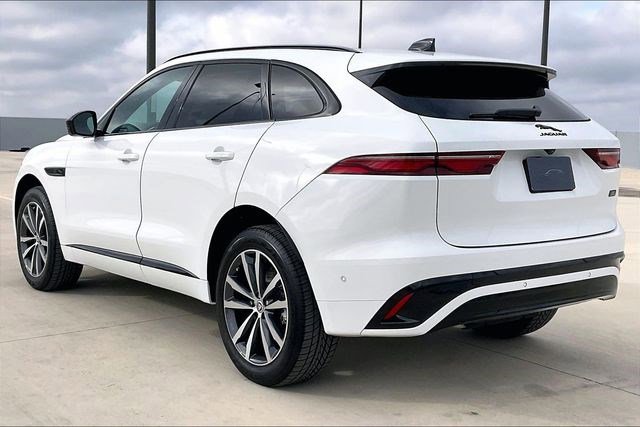 New 2026 Jaguar F-PACE R-Dynamic S image 3