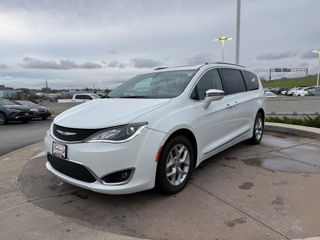 Used 2020 Chrysler Pacifica Limited image 9
