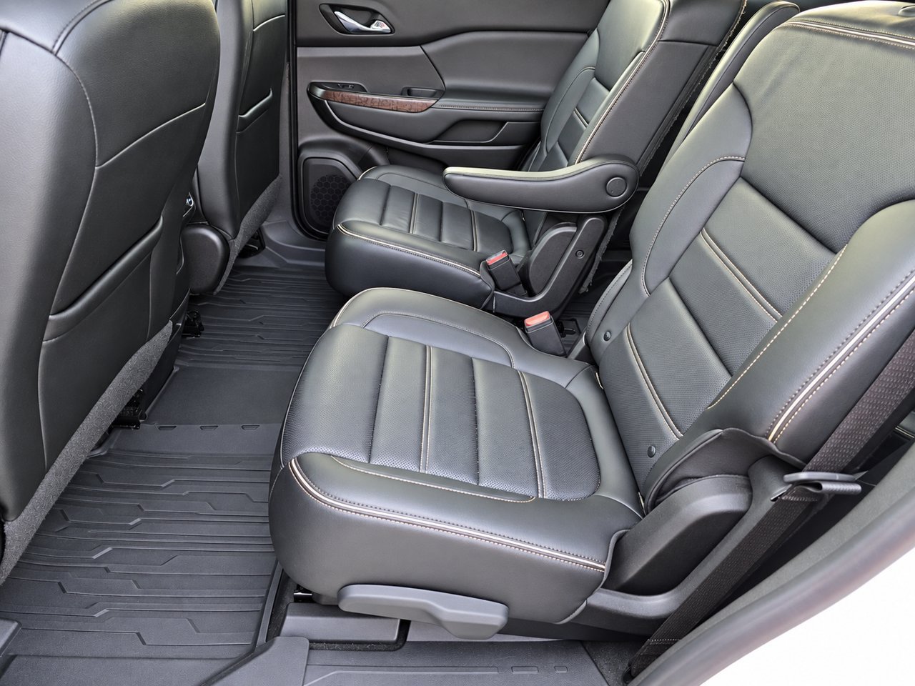 Used 2021 GMC Acadia Denali w/ Denali Technology Package FWD image 27