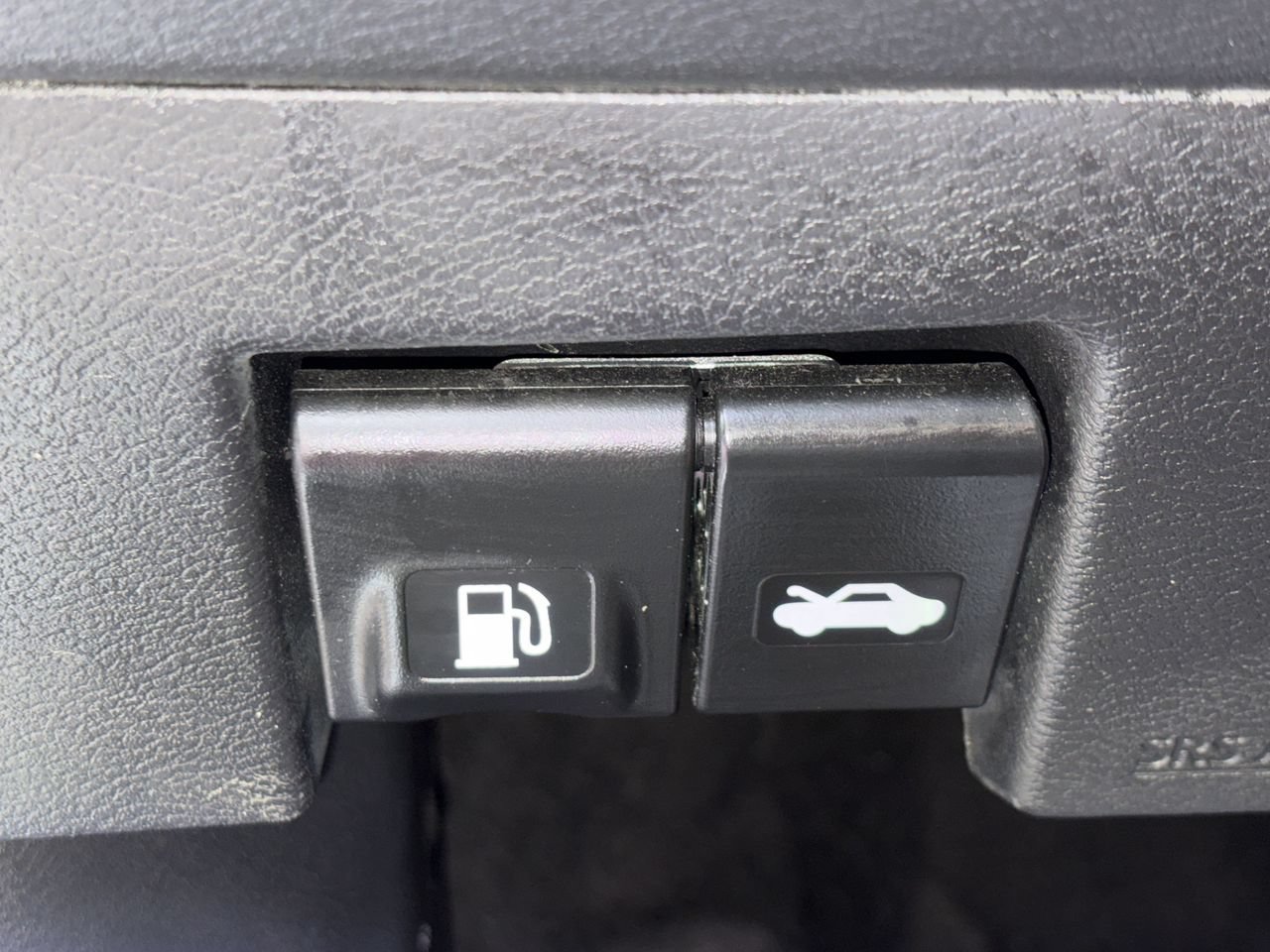 Used 2024 Nissan Versa SV FWD image 25