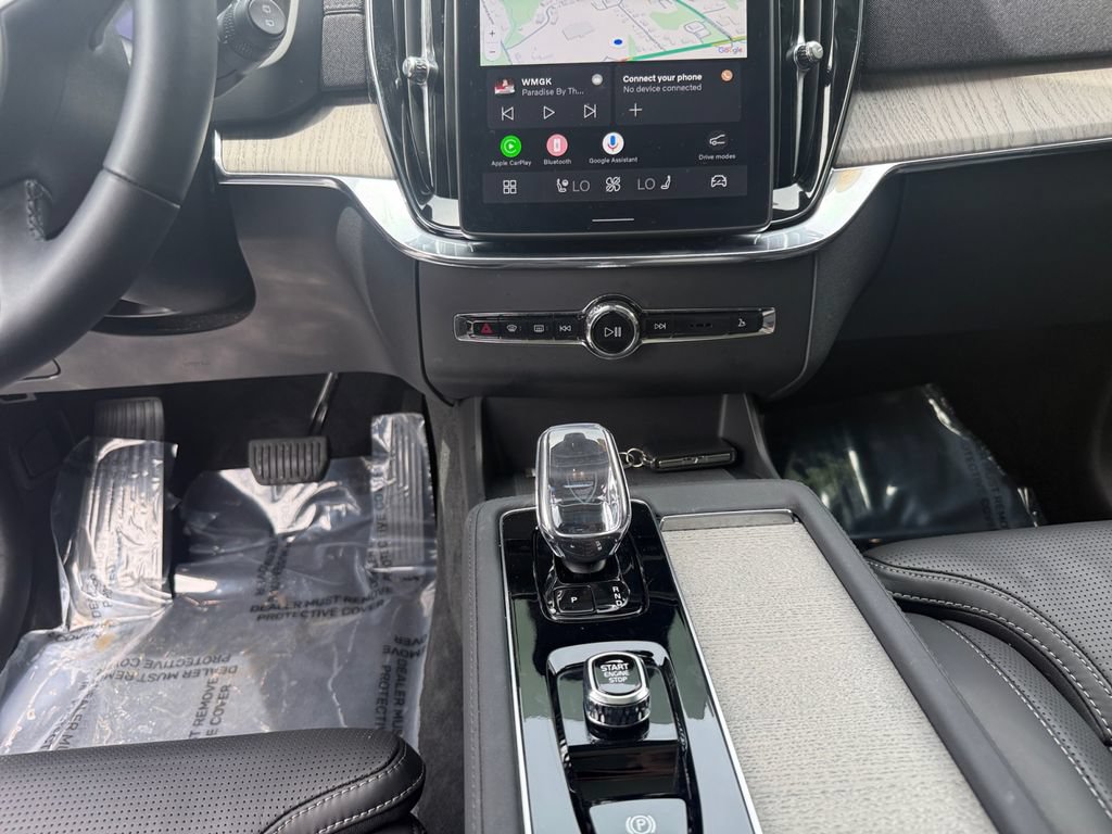 Used 2025 Volvo XC90 B6 Ultra w/ Protection Package AWD/4WD image 11