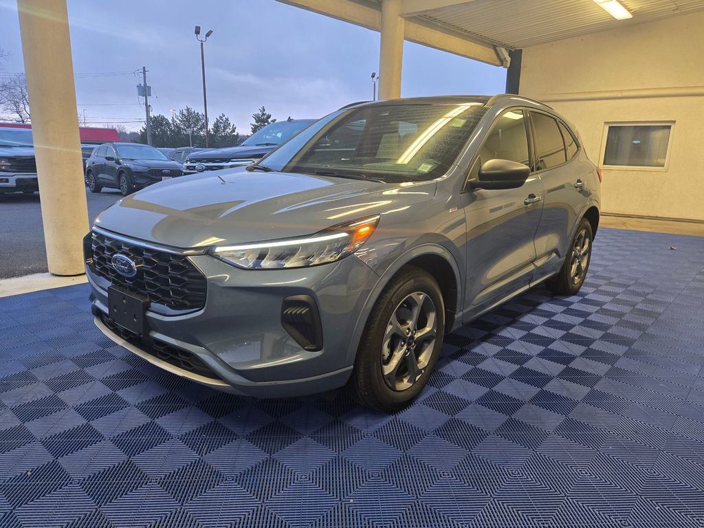 Used 2023 Ford Escape ST-Line w/ Tech Pack #1 image 3