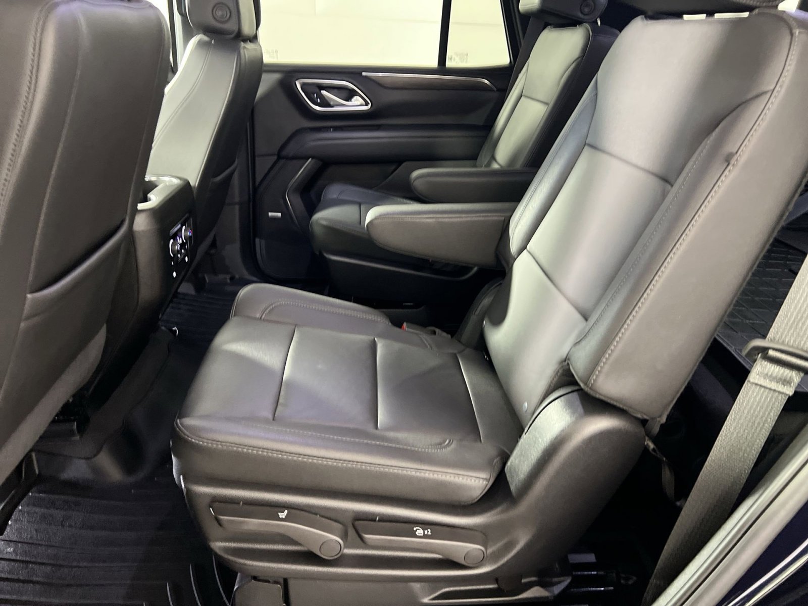 Used 2024 Chevrolet Tahoe Z71 w/ Z71 Off-Road Package AWD/4WD image 26
