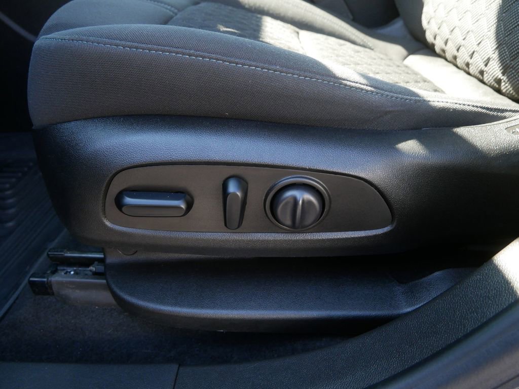 Used 2021 Chevrolet Blazer LT image 14