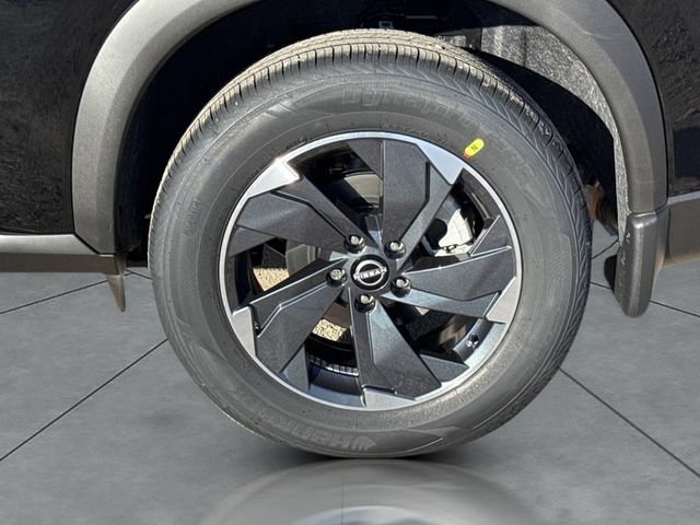 Certified 2026 Nissan Rogue SV AWD/4WD image 5