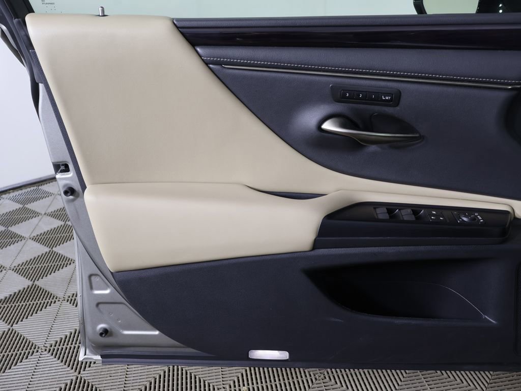 Used 2020 Lexus ES 350 w/ Premium Package FWD image 22