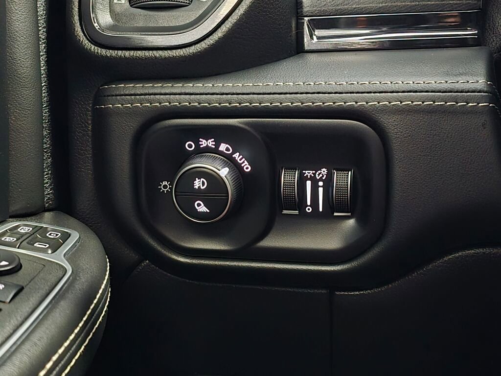 Used 2024 RAM 2500 Limited image 27