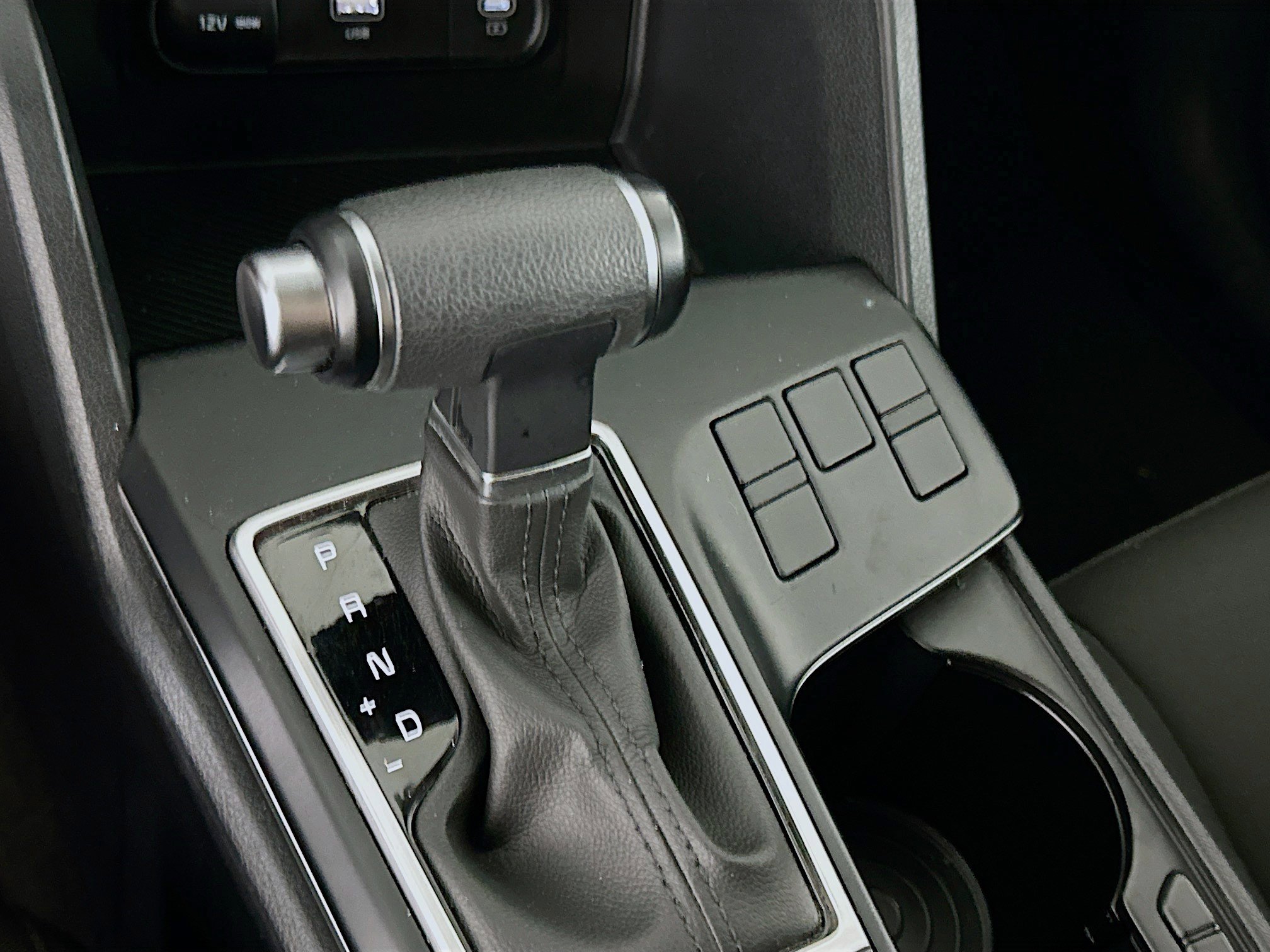 Used 2025 Kia Sportage LX image 24