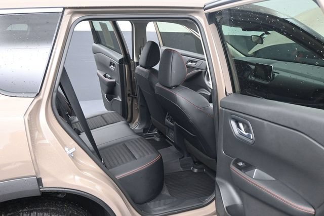 Used 2026 Nissan Rogue SV AWD/4WD image 45