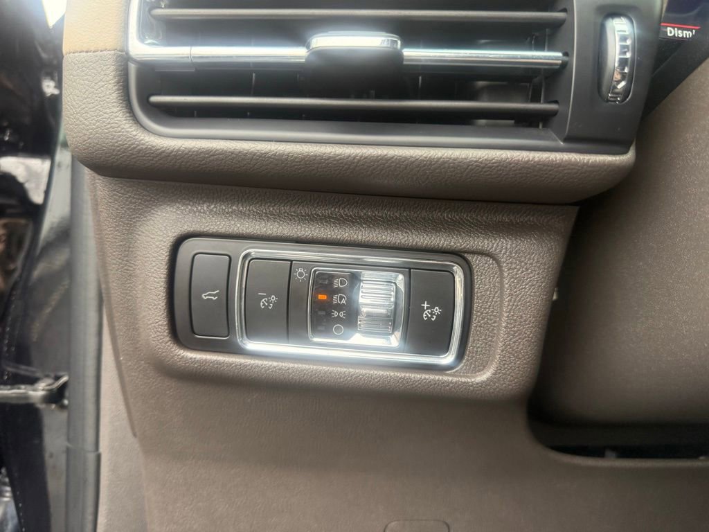 Used 2023 Lincoln Corsair AWD w/ Equipment Group 101A image 14