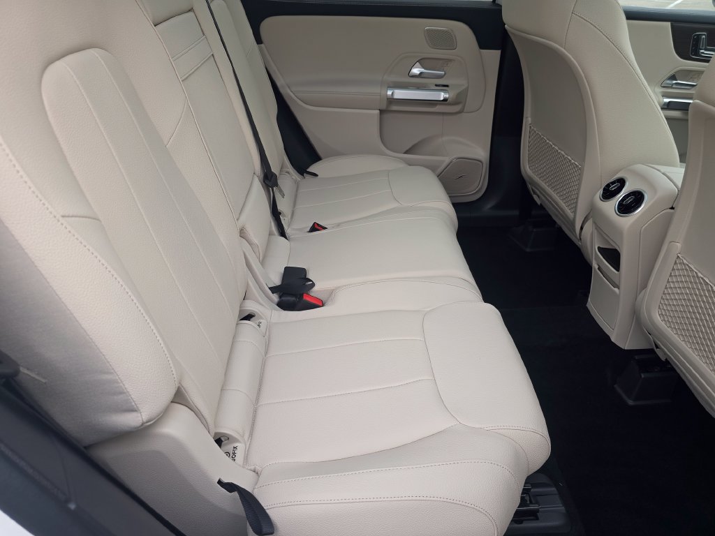 New 2026 Mercedes-Benz GLB 250 4MATIC image 18