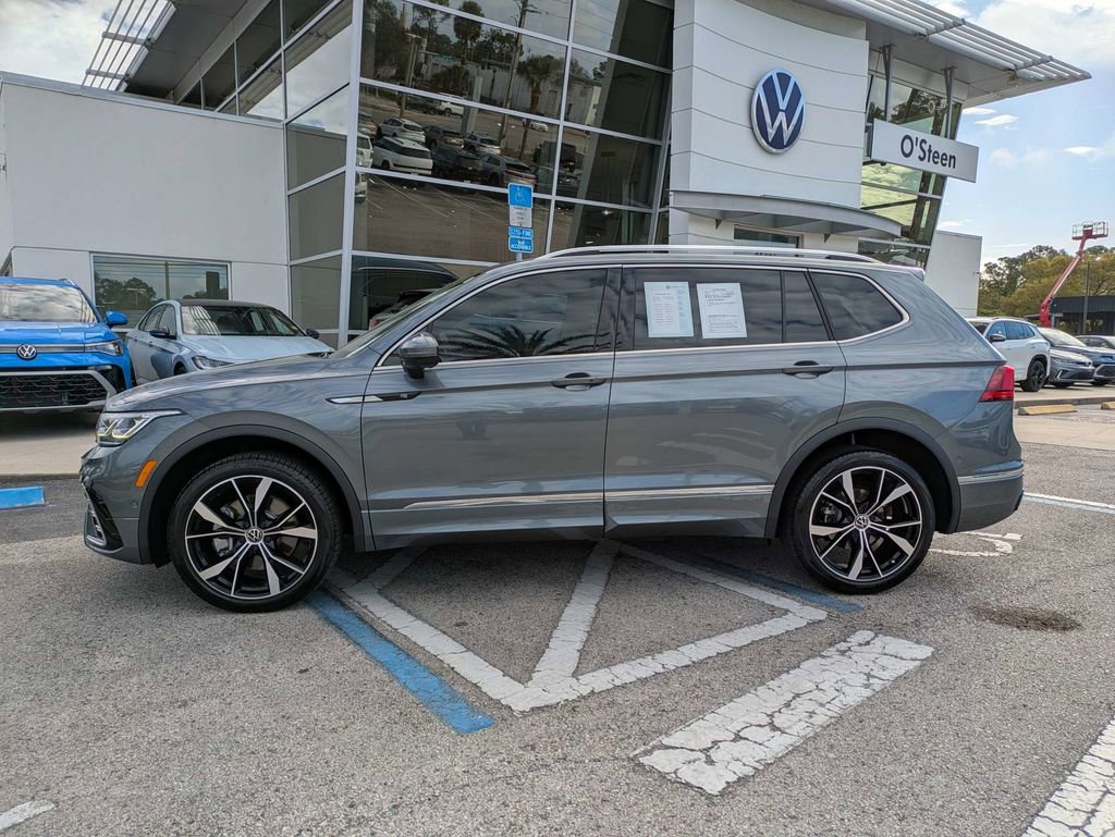 Certified 2023 Volkswagen Tiguan SEL R-Line image 3