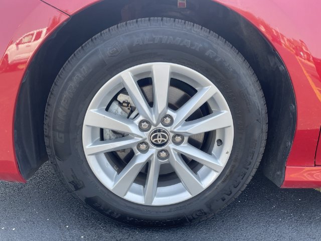 Used 2025 Toyota Camry LE FWD image 13