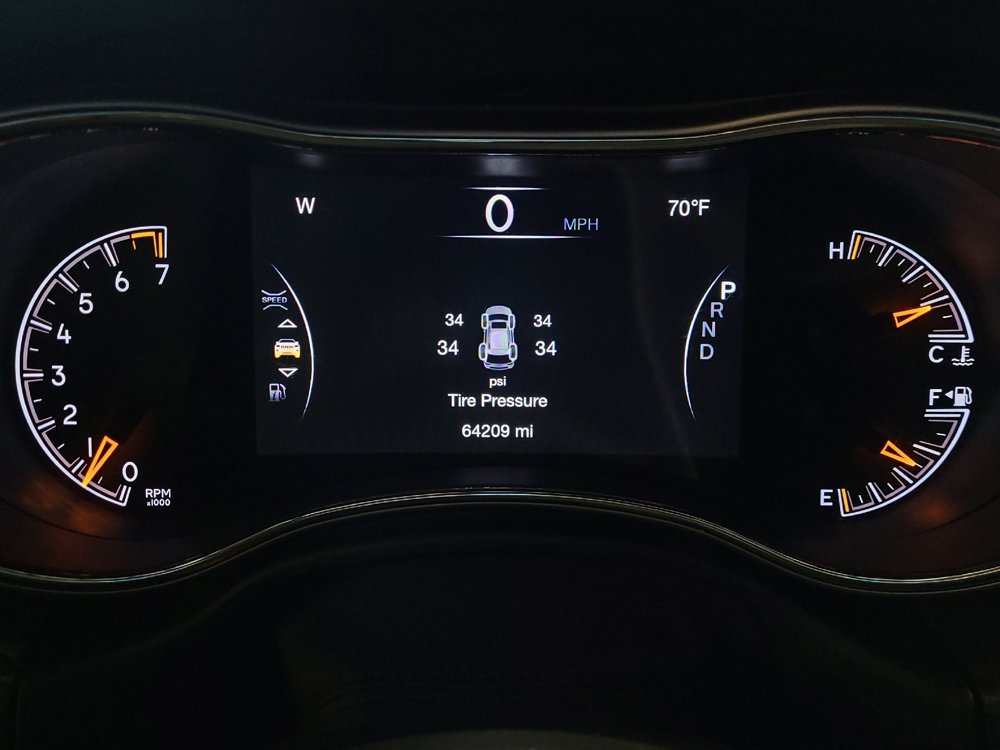 Used 2018 Jeep Grand Cherokee Altitude image 23