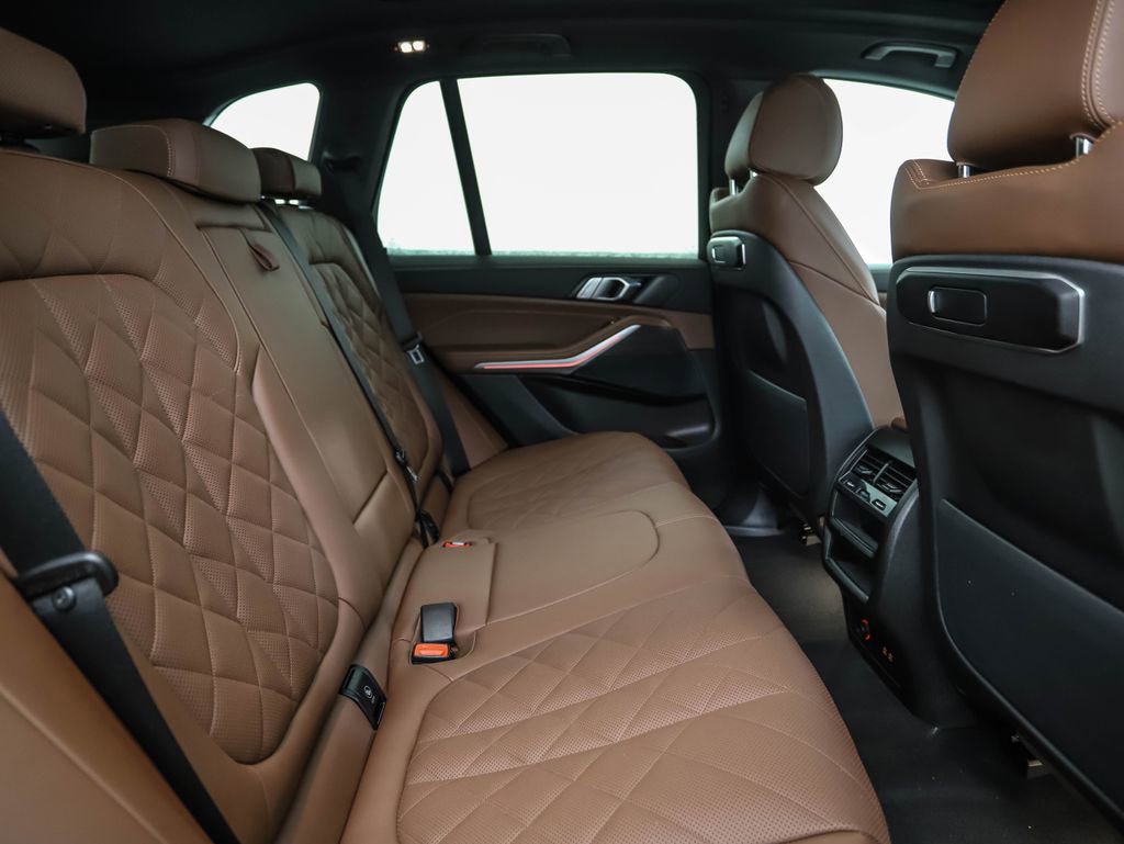 Certified 2024 BMW X5 xDrive40i w/ Parking Assistance Package image 25