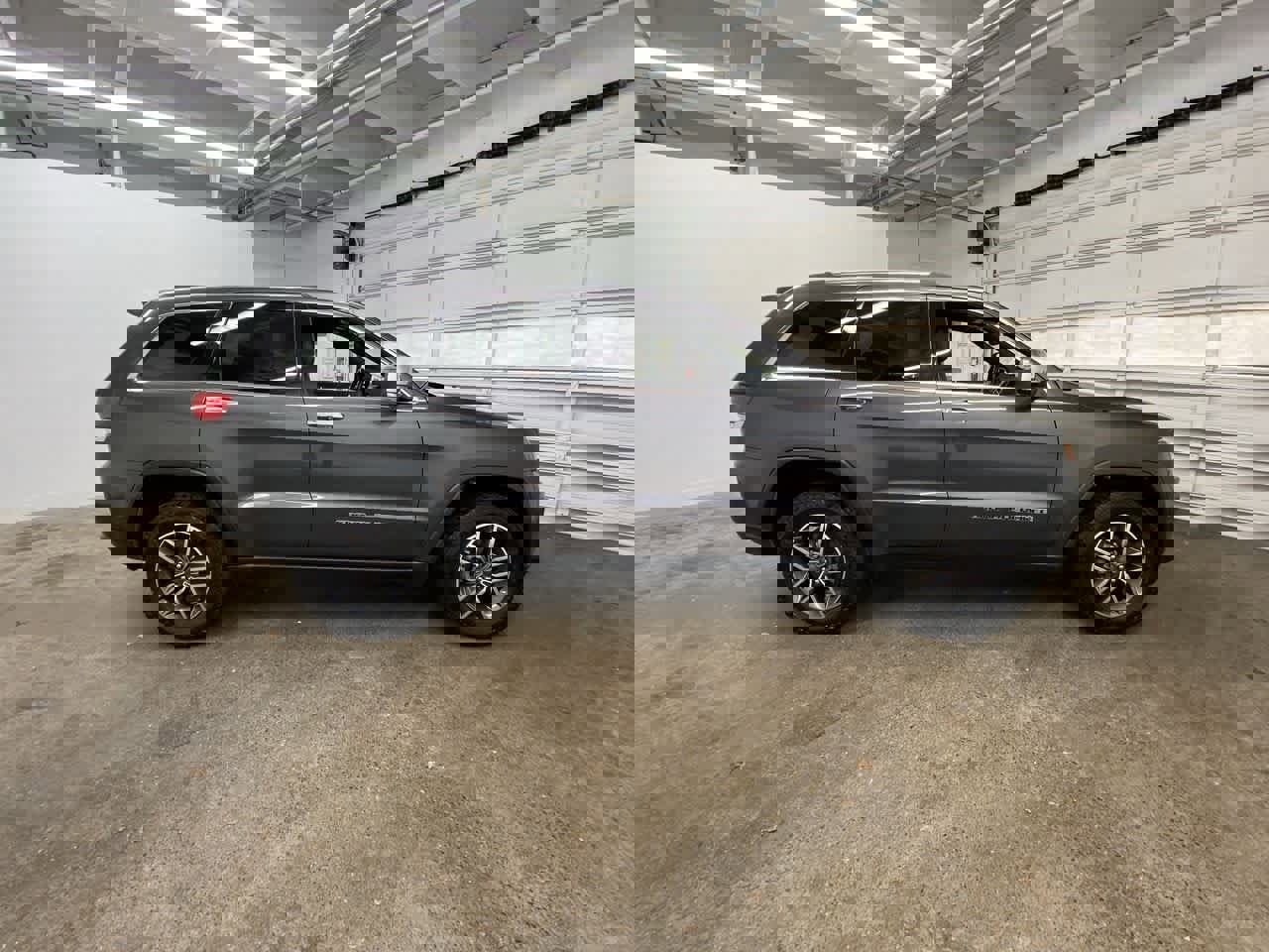 Used 2019 Jeep Grand Cherokee Limited w/ Luxury Group II image 7