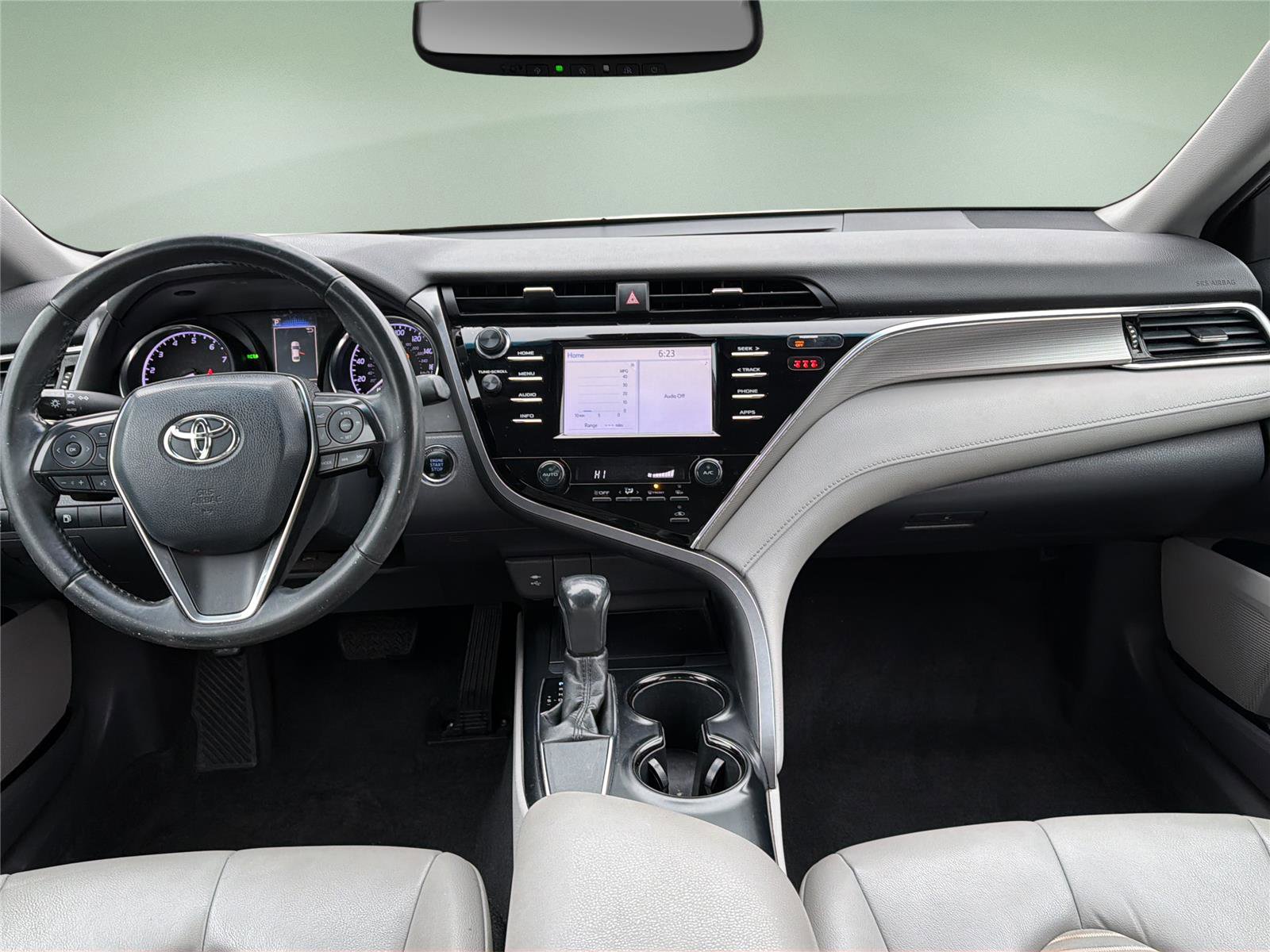 Used 2018 Toyota Camry SE w/ Convenience Package FWD image 22