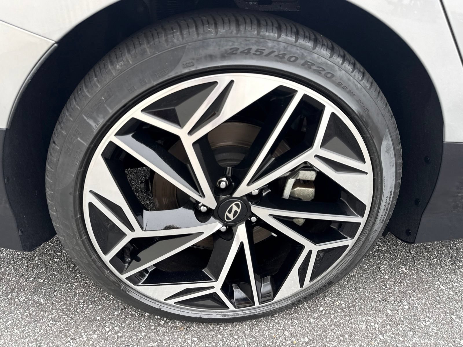 Certified 2023 Hyundai Ioniq 6 SEL AWD/4WD image 9