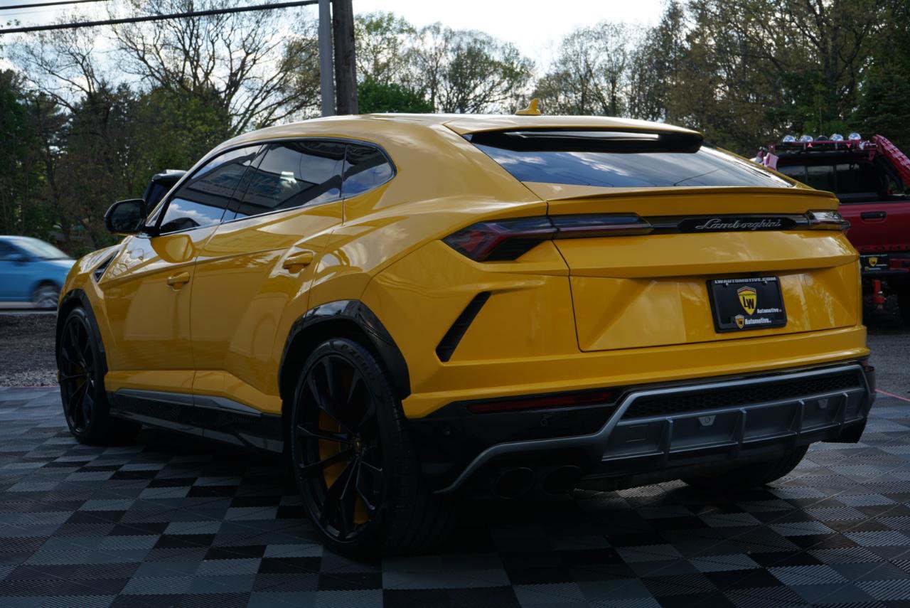 Used 2020 Lamborghini Urus AWD/4WD image 10