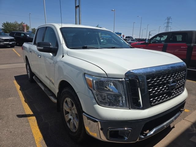Used 2018 Nissan Titan SV AWD/4WD image 3