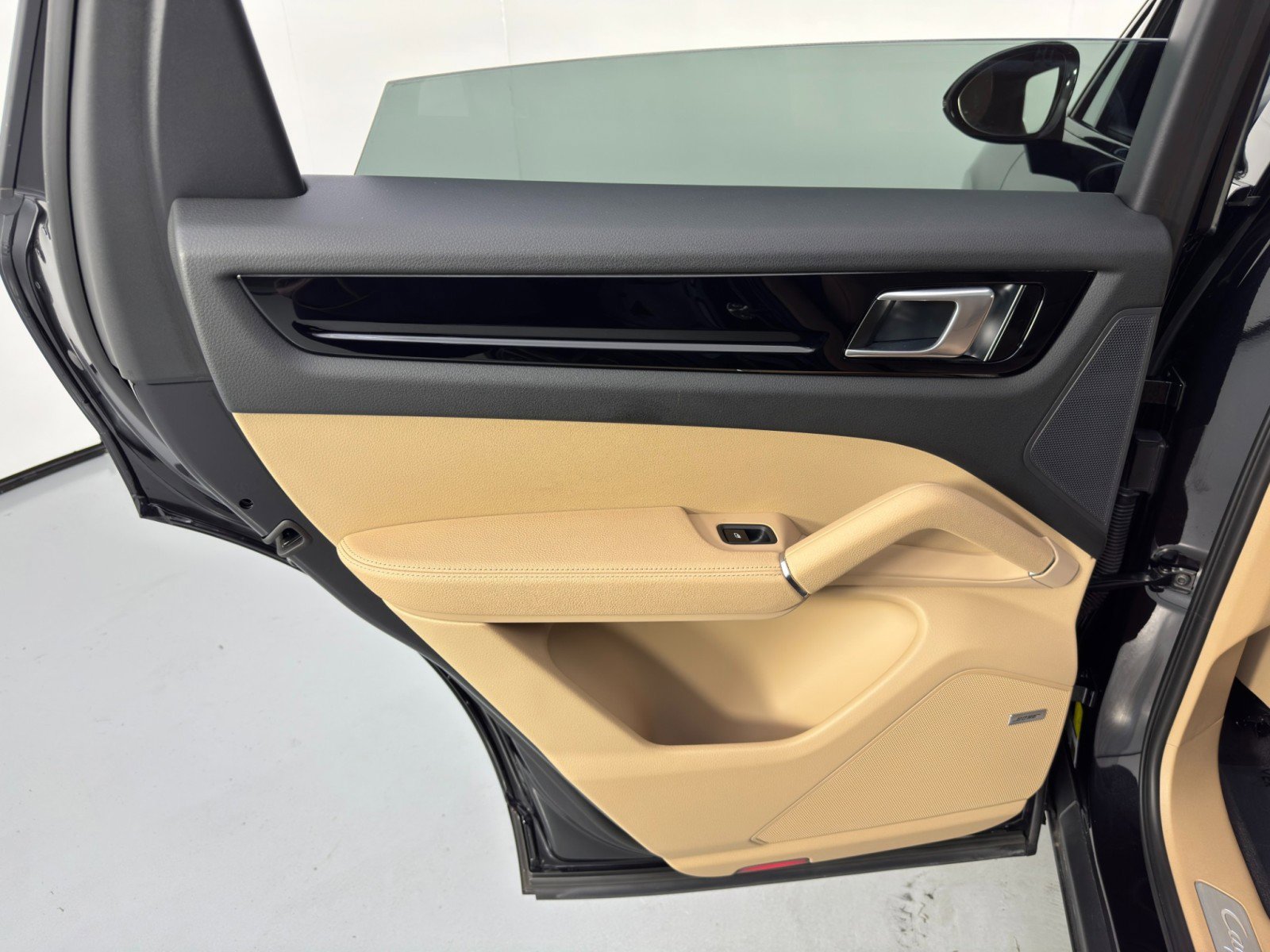 Used 2019 Porsche Cayenne E-Hybrid image 45