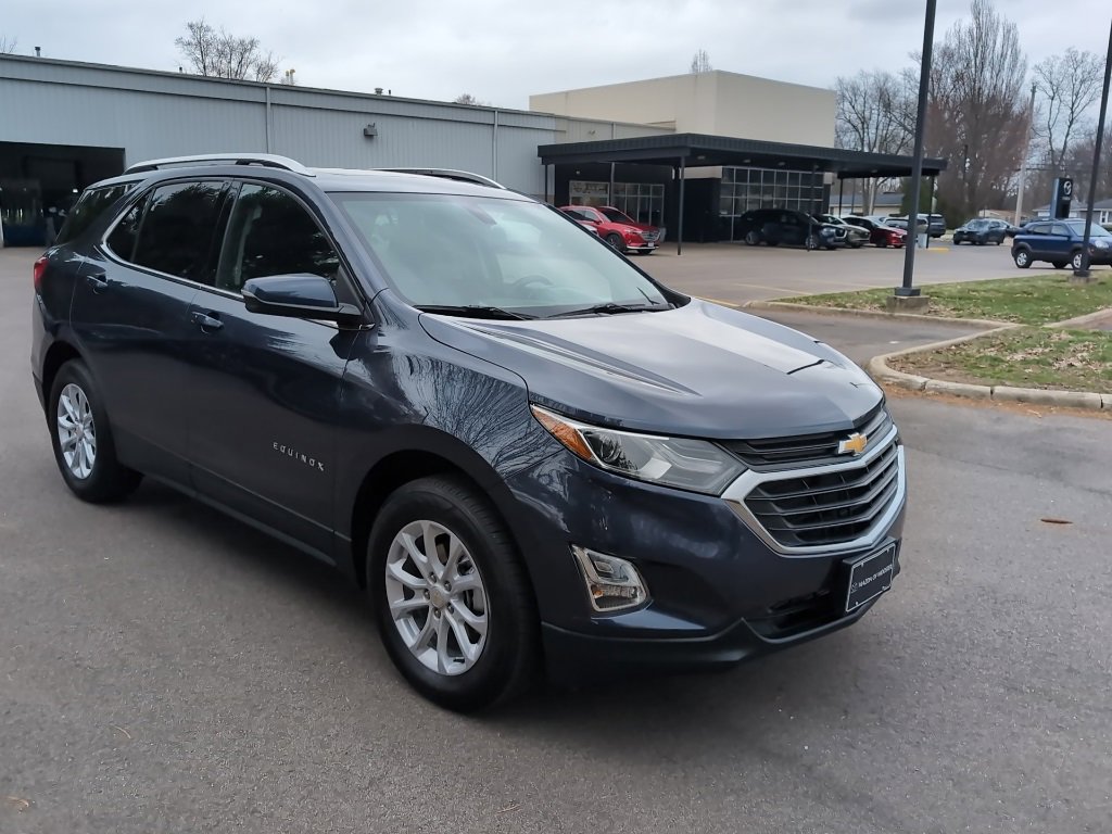 Used 2018 Chevrolet Equinox LT w/ Sun & Infotainment Package image 2