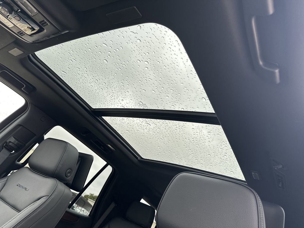 New 2026 GMC Yukon Denali w/ Denali Reserve Package image 28