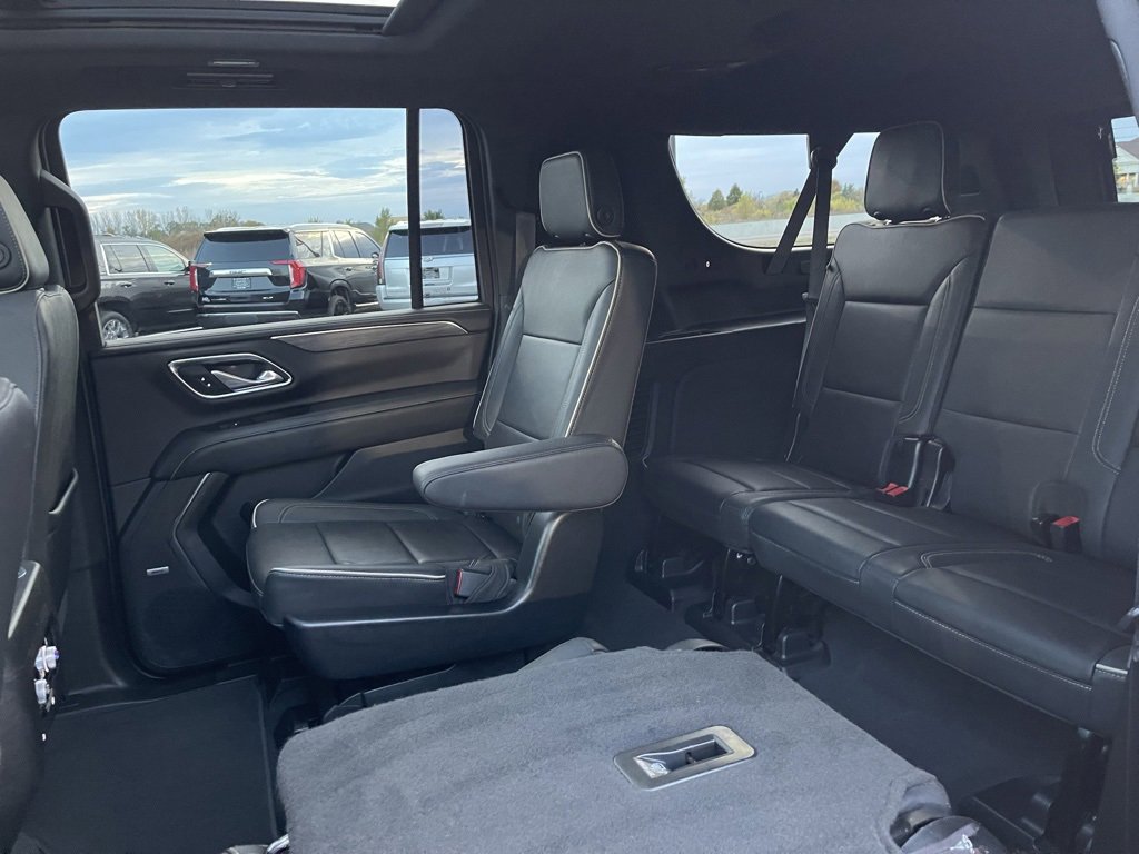 Used 2023 GMC Yukon XL SLT image 30