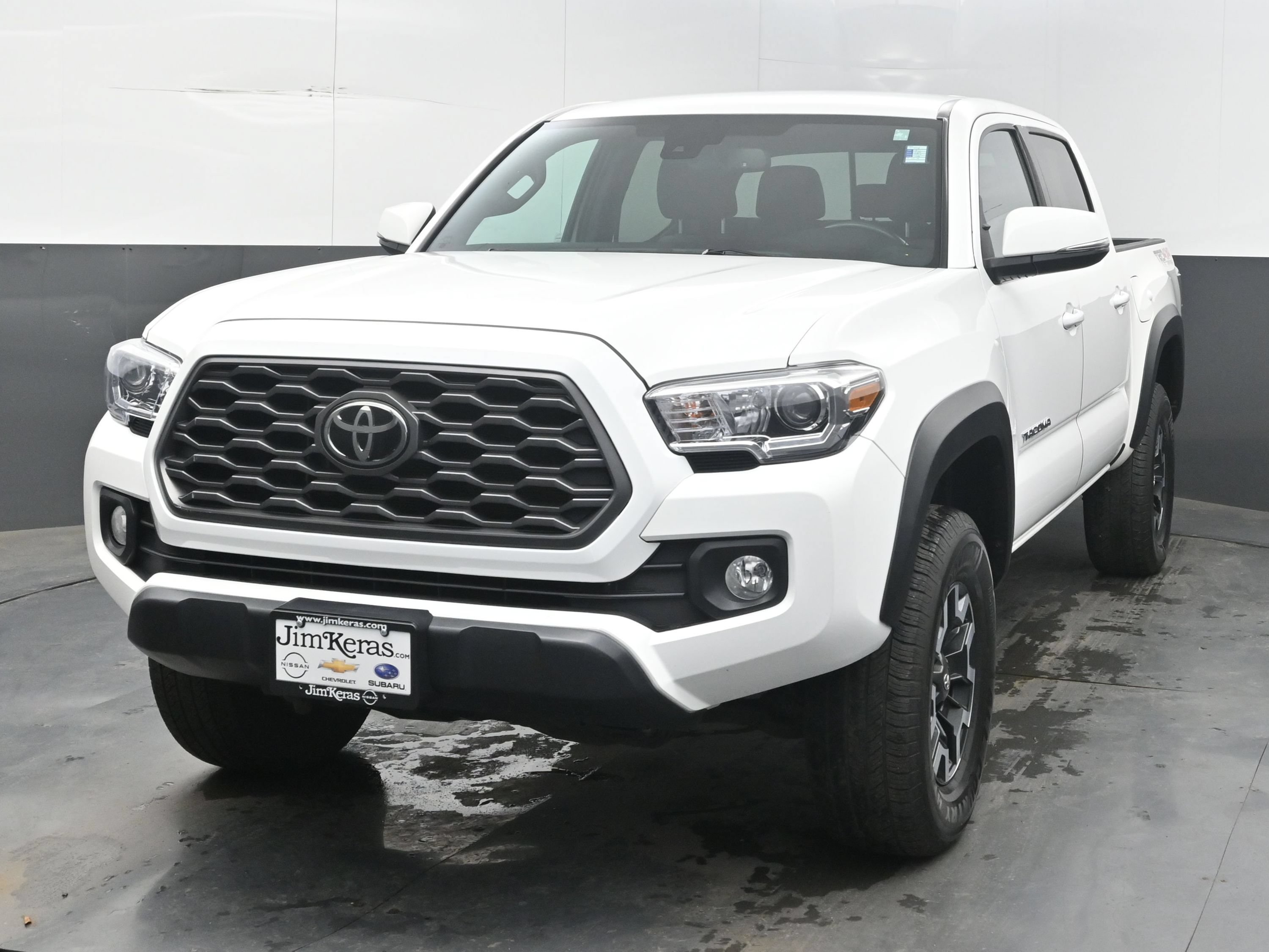 Used 2022 Toyota Tacoma TRD Off-Road w/ Technology Package AWD/4WD image 3
