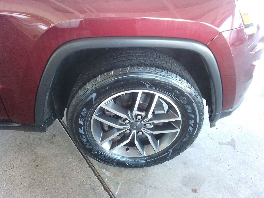 Used 2021 Jeep Grand Cherokee Limited AWD/4WD image 25