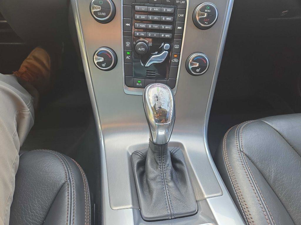 Used 2013 Volvo XC60 T6 AWD/4WD image 23