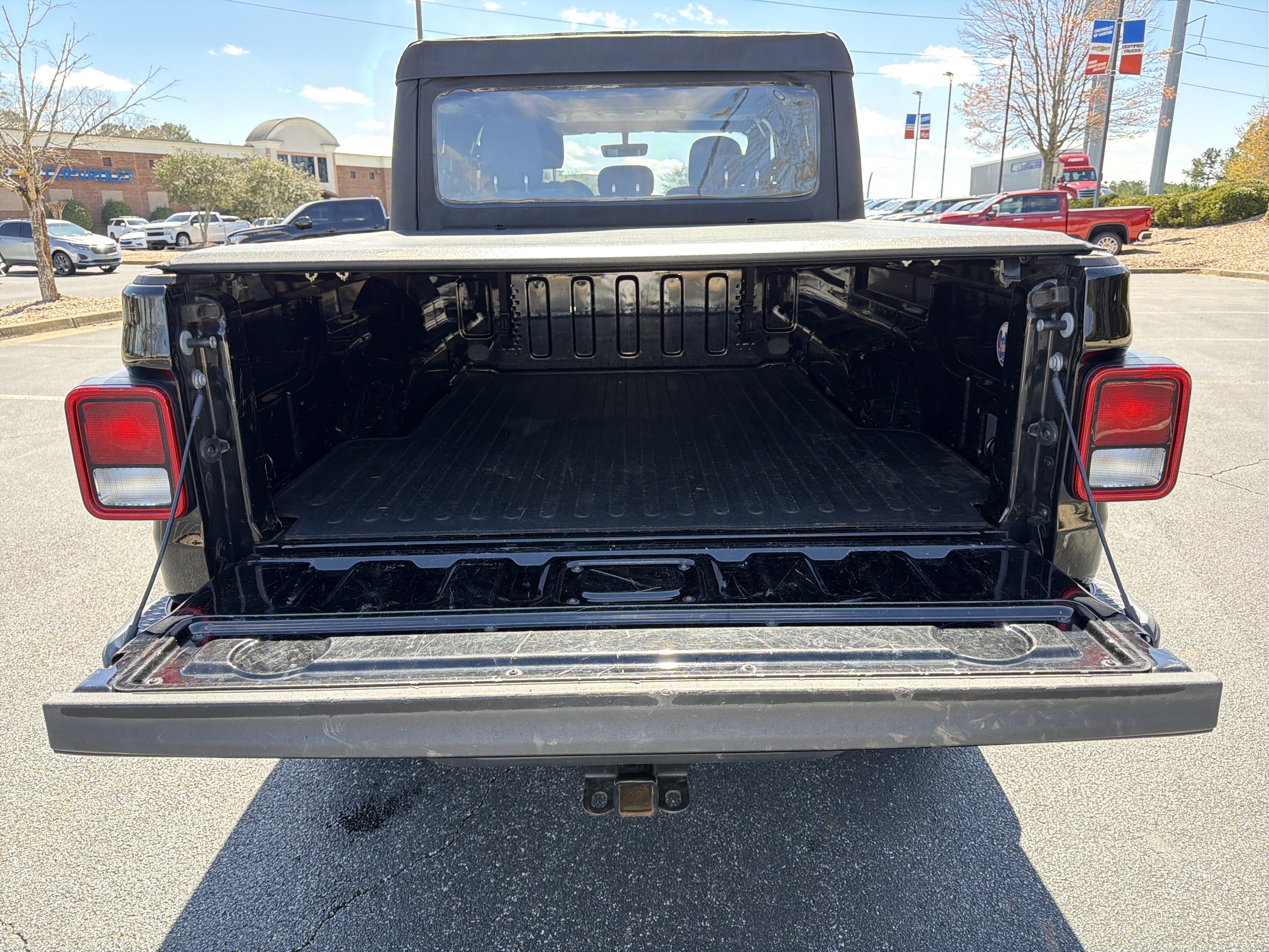 Used 2020 Jeep Gladiator Sport image 18