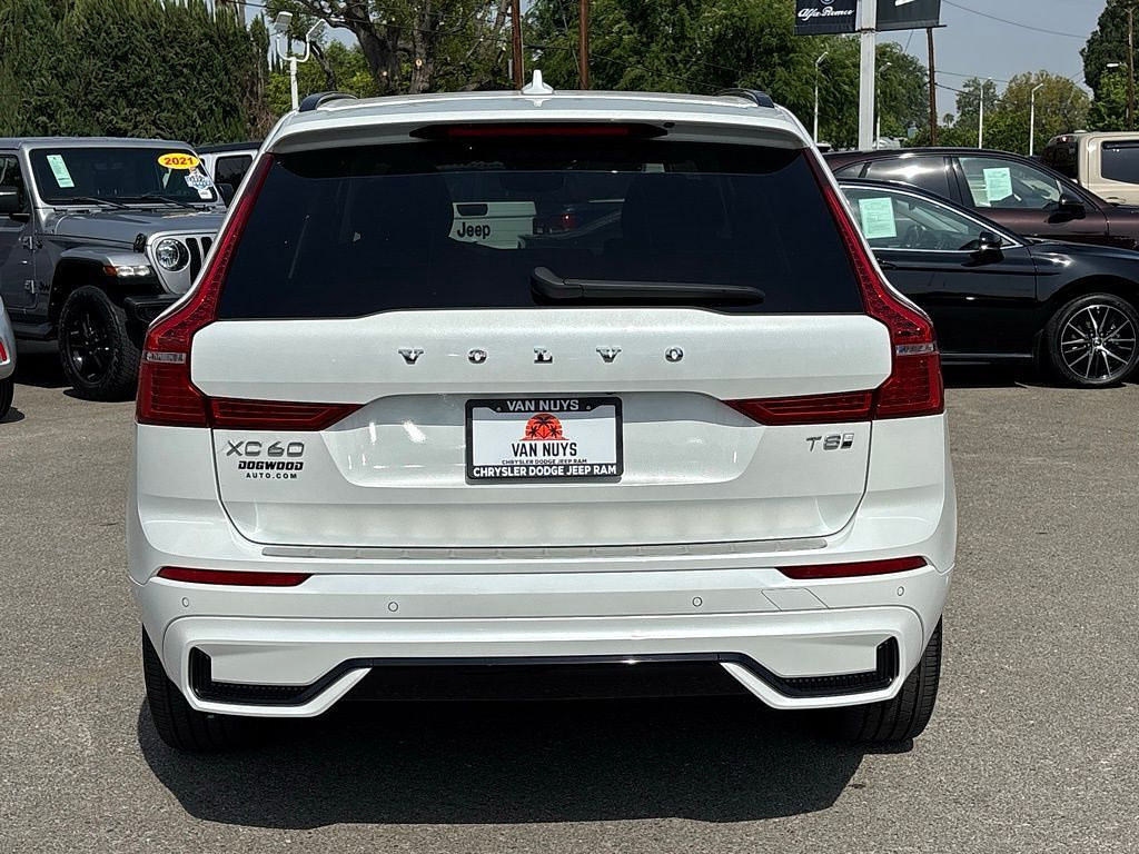 Used 2025 Volvo XC60 T8 Ultra w/ Protection Package Premier AWD/4WD image 4