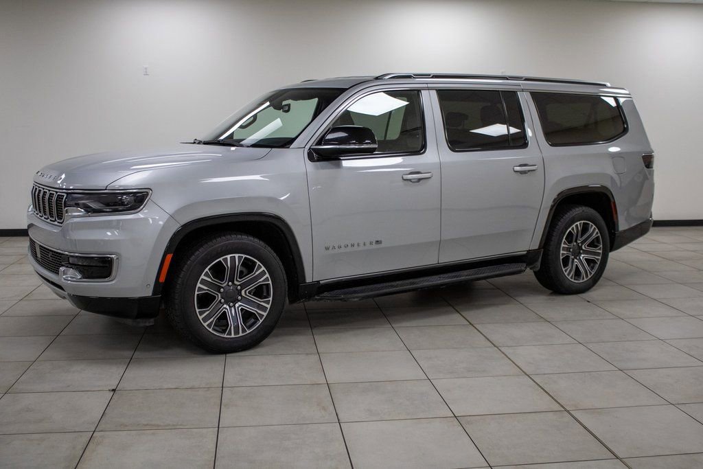 Used 2024 Jeep Wagoneer L Series II w/ Flexible Seating Group image 3