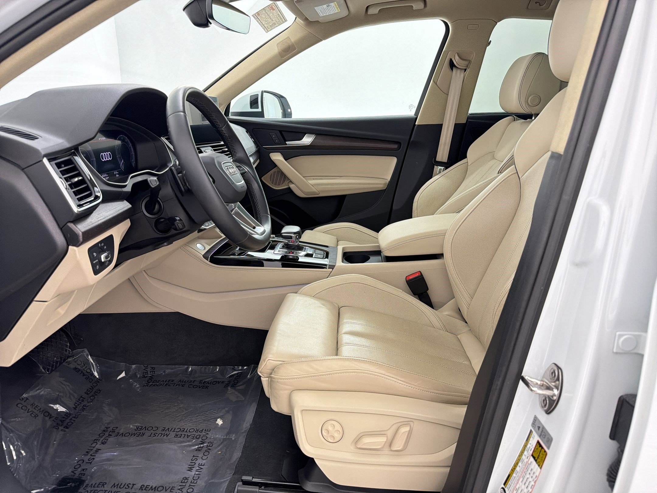 Used 2023 Audi Q5 e Premium Plus w/ Premium Plus Package AWD/4WD image 5