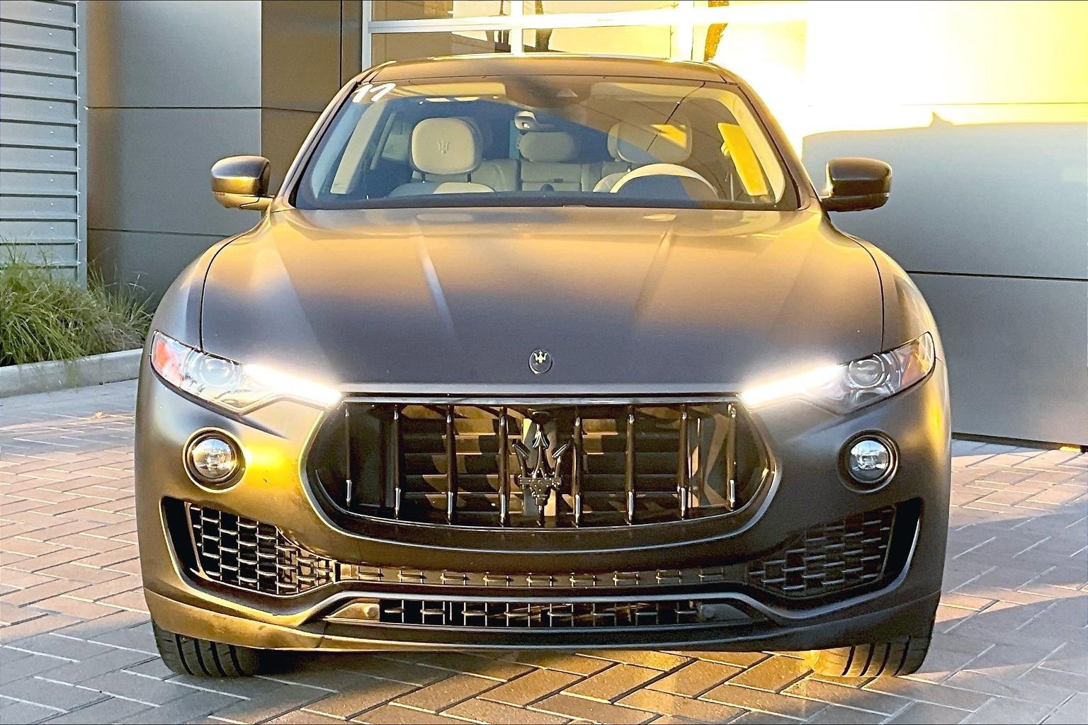 Used 2017 Maserati Levante image 2