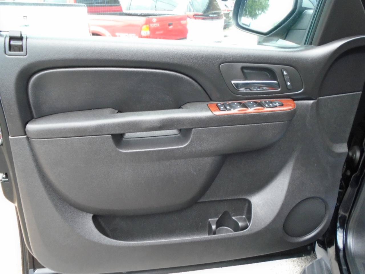 Used 2012 Chevrolet Avalanche LT w/ All-Star Edition RWD image 8