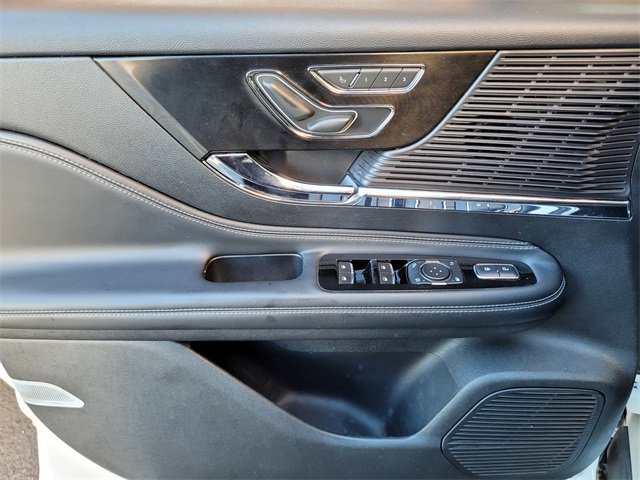 Used 2022 Lincoln Corsair AWD w/ Premium Package image 22