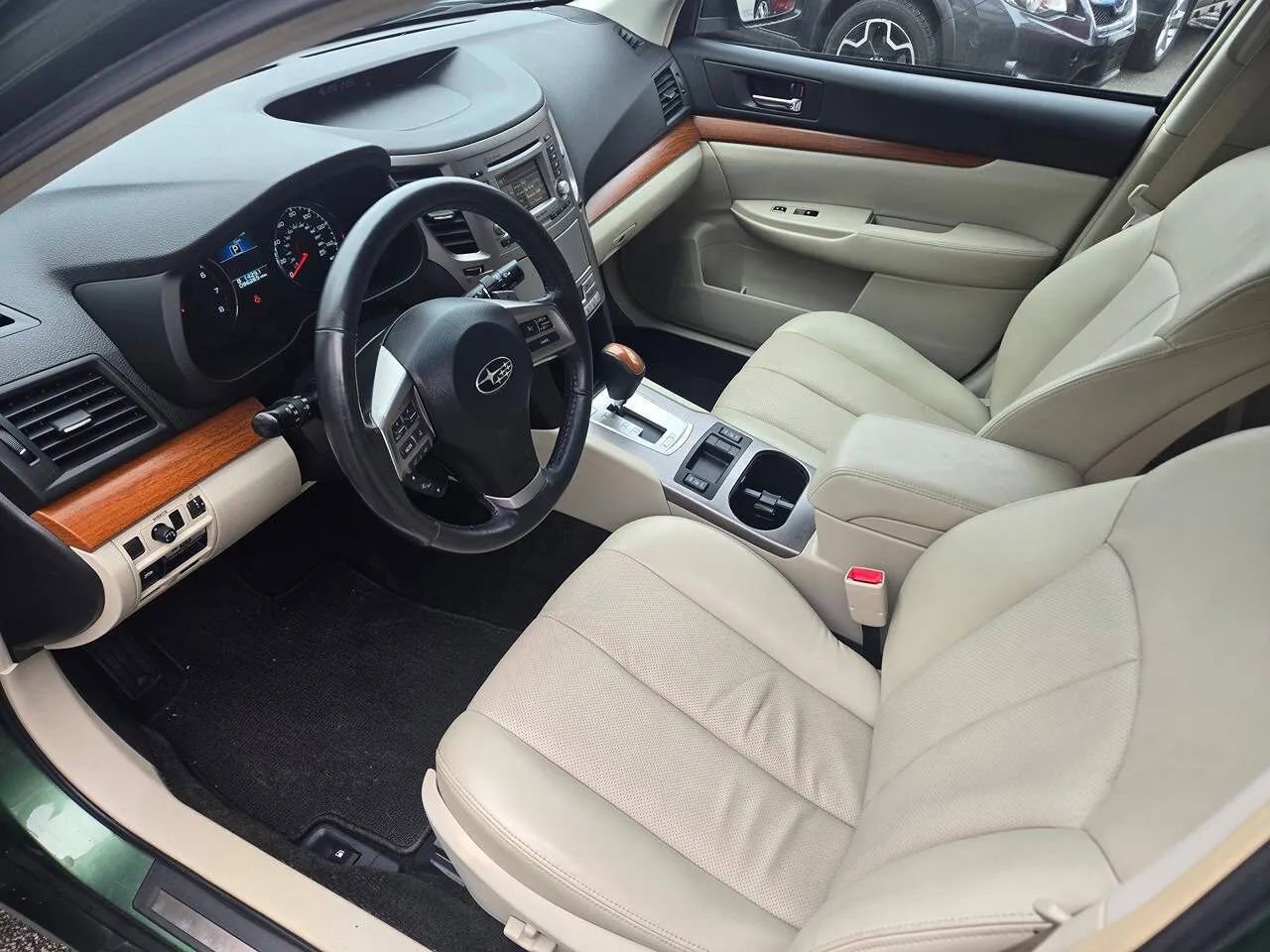 Used 2014 Subaru Outback 2.5i Limited w/ Moonroof Package image 8