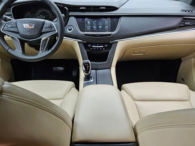 Used 2018 Cadillac XT5 FWD image 13