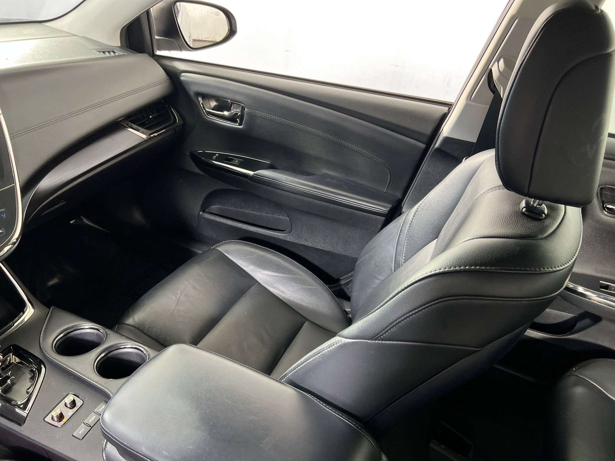 Used 2017 Toyota Avalon XLE image 22