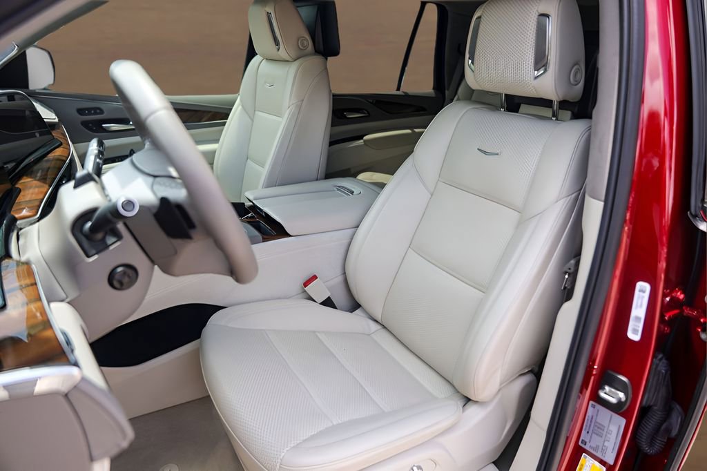 Used 2024 Cadillac Escalade Premium Luxury Platinum AWD/4WD image 7