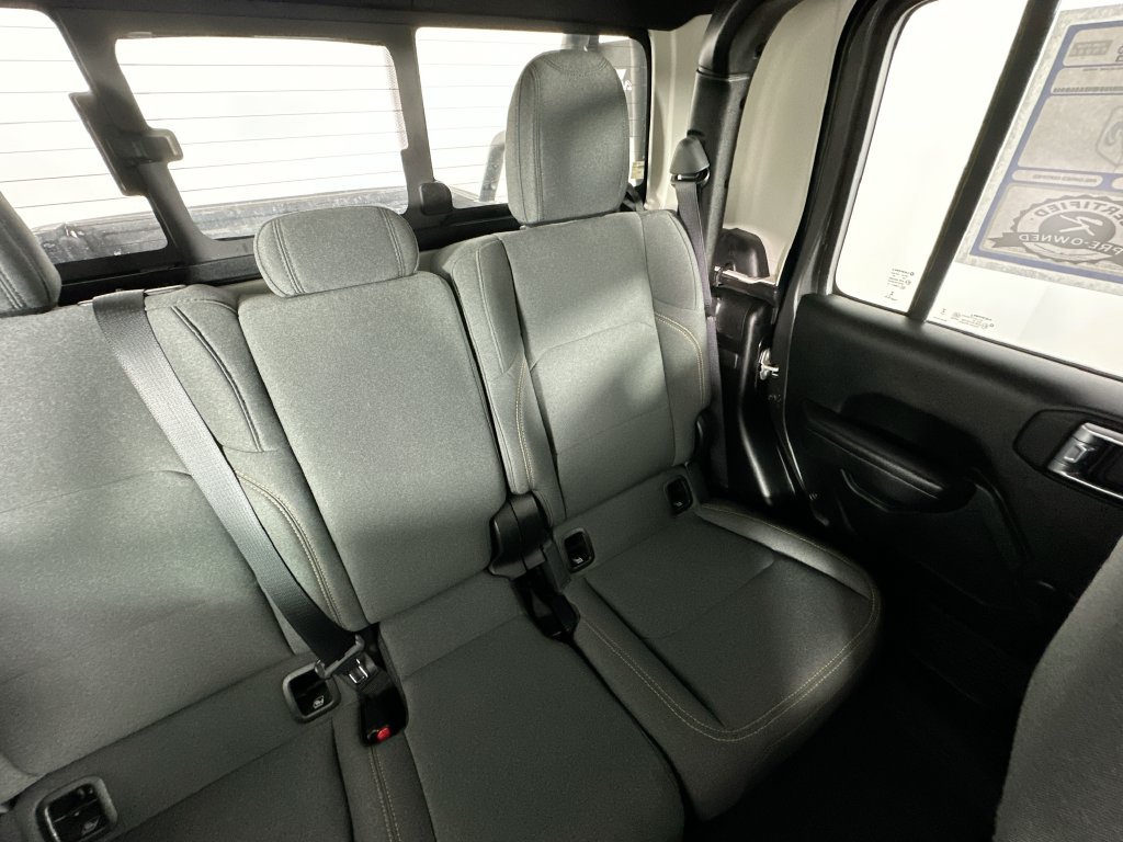 Used 2024 Jeep Gladiator Sport AWD/4WD image 14