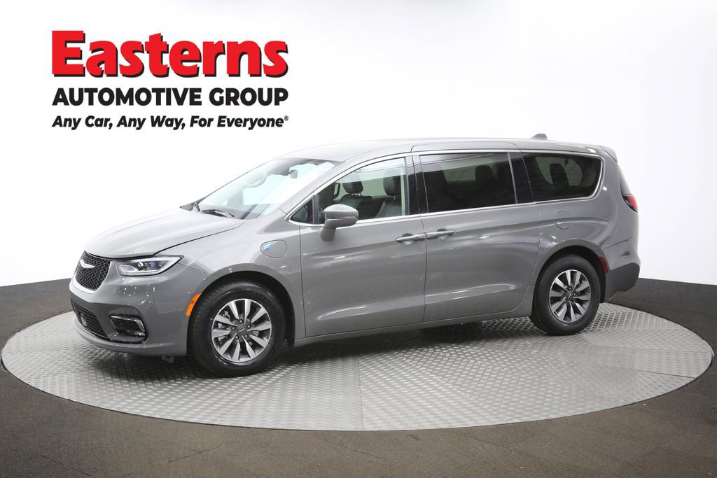 Used 2022 Chrysler Pacifica Touring-L image 58