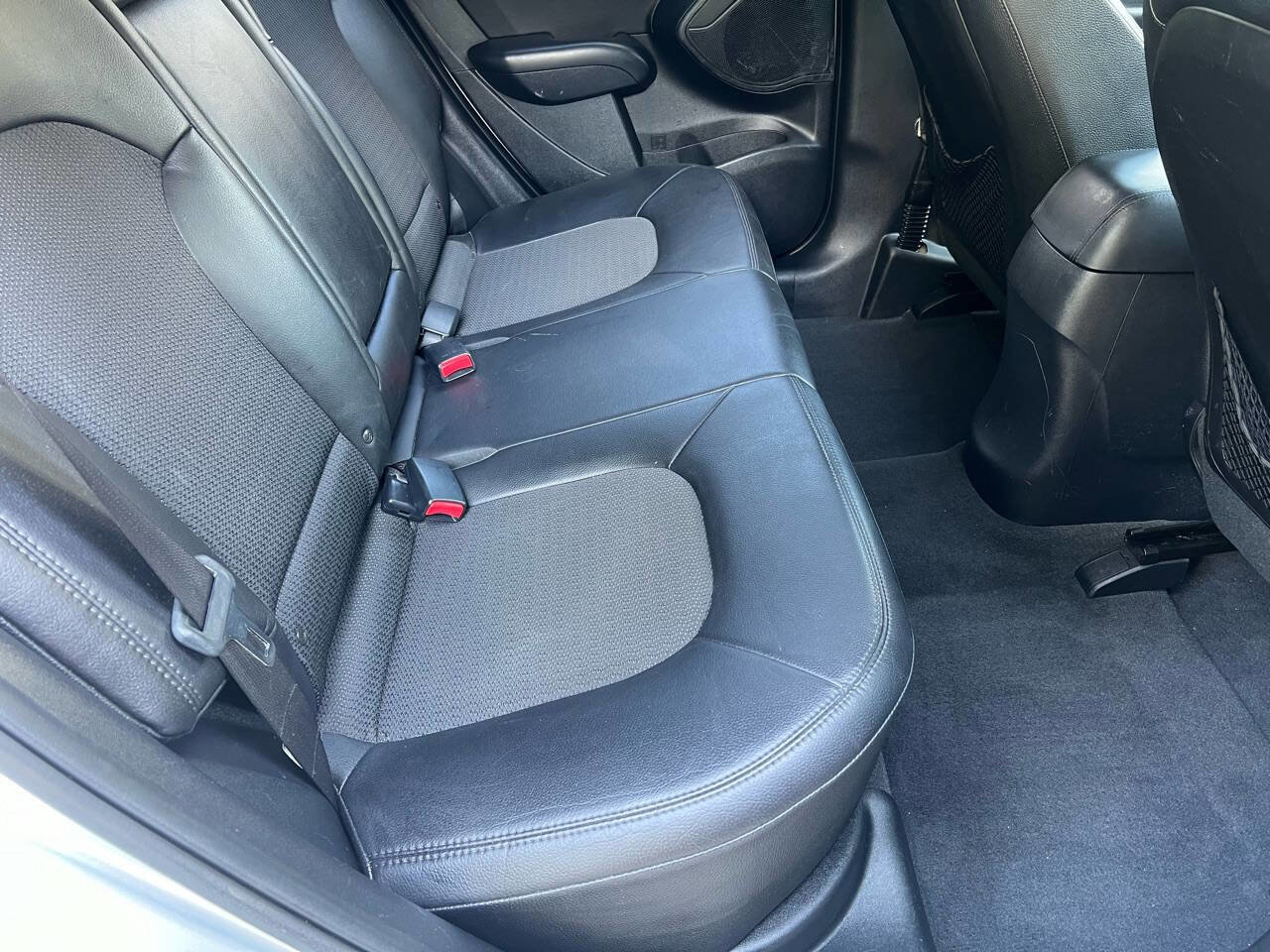 Used 2013 Hyundai Tucson GLS image 11