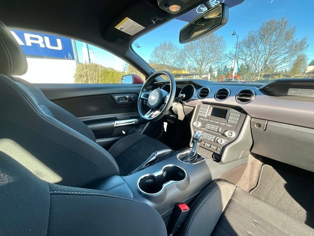 Used 2015 Ford Mustang Coupe image 16