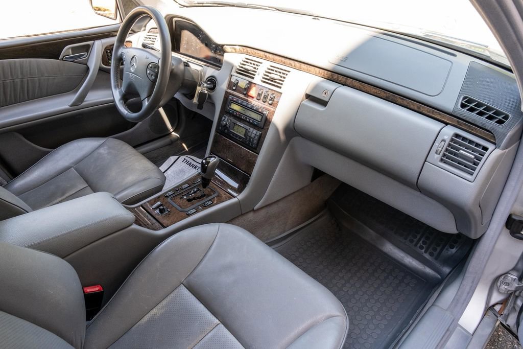 Used 2002 Mercedes-Benz E 320 4MATIC Sedan image 22